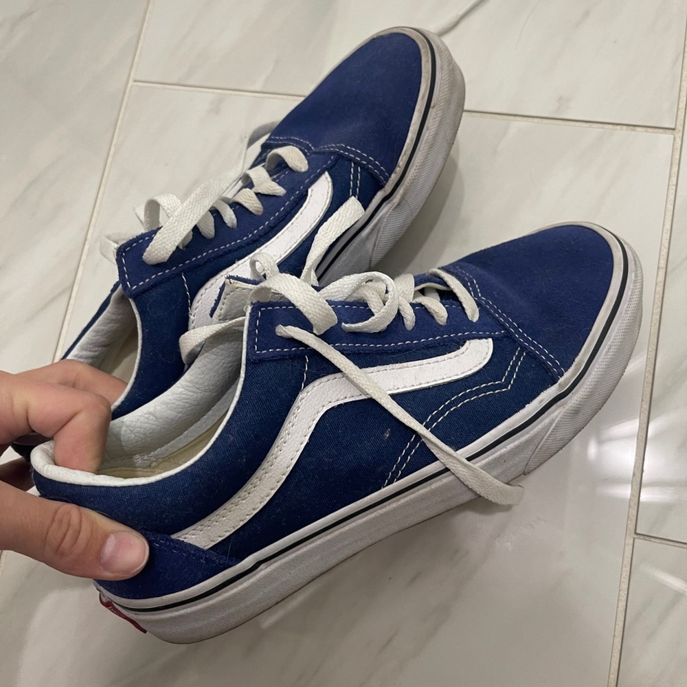 navy blue vans